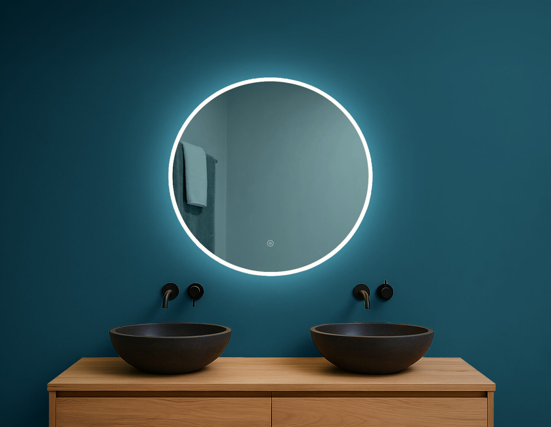 Circular Bellino edge lit mirror